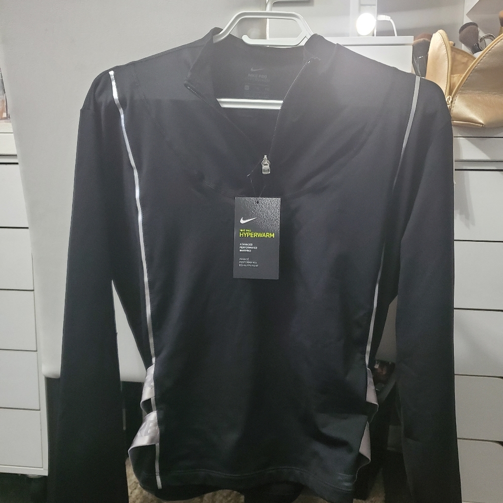 Nike pull over
